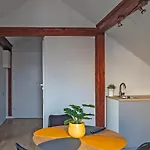 Aparthotel Studio شقة فندقية