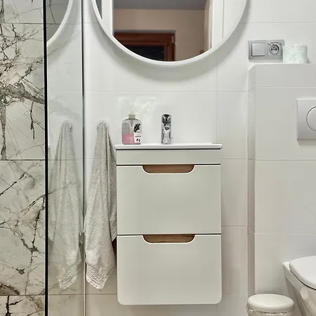 Ξενοδοχείο με διαμερίσματα Aparthotel Studio 4*