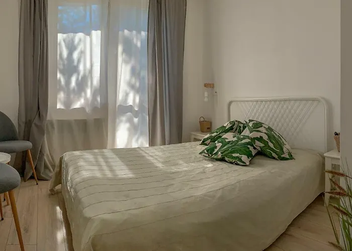 Aparthotel Studio 아파트호텔 4*